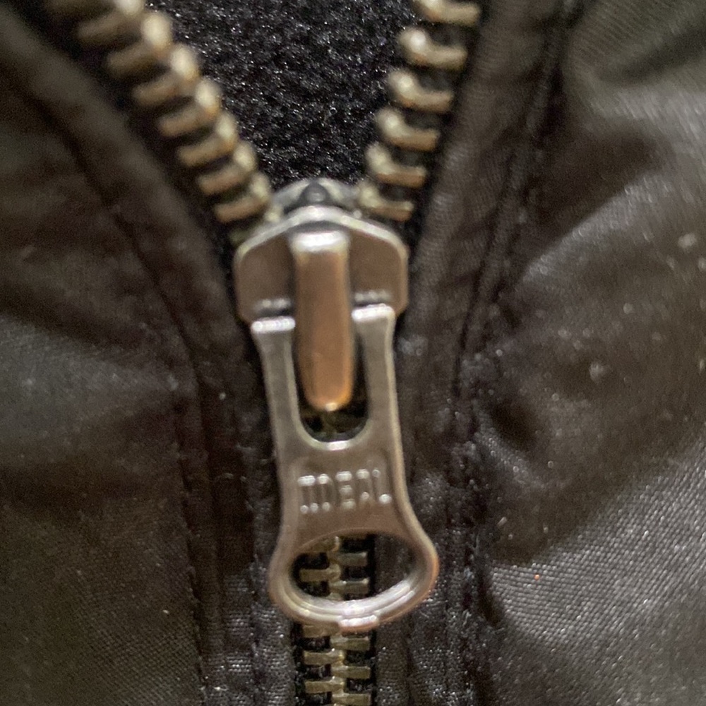 Vest - Picture 4 of 4